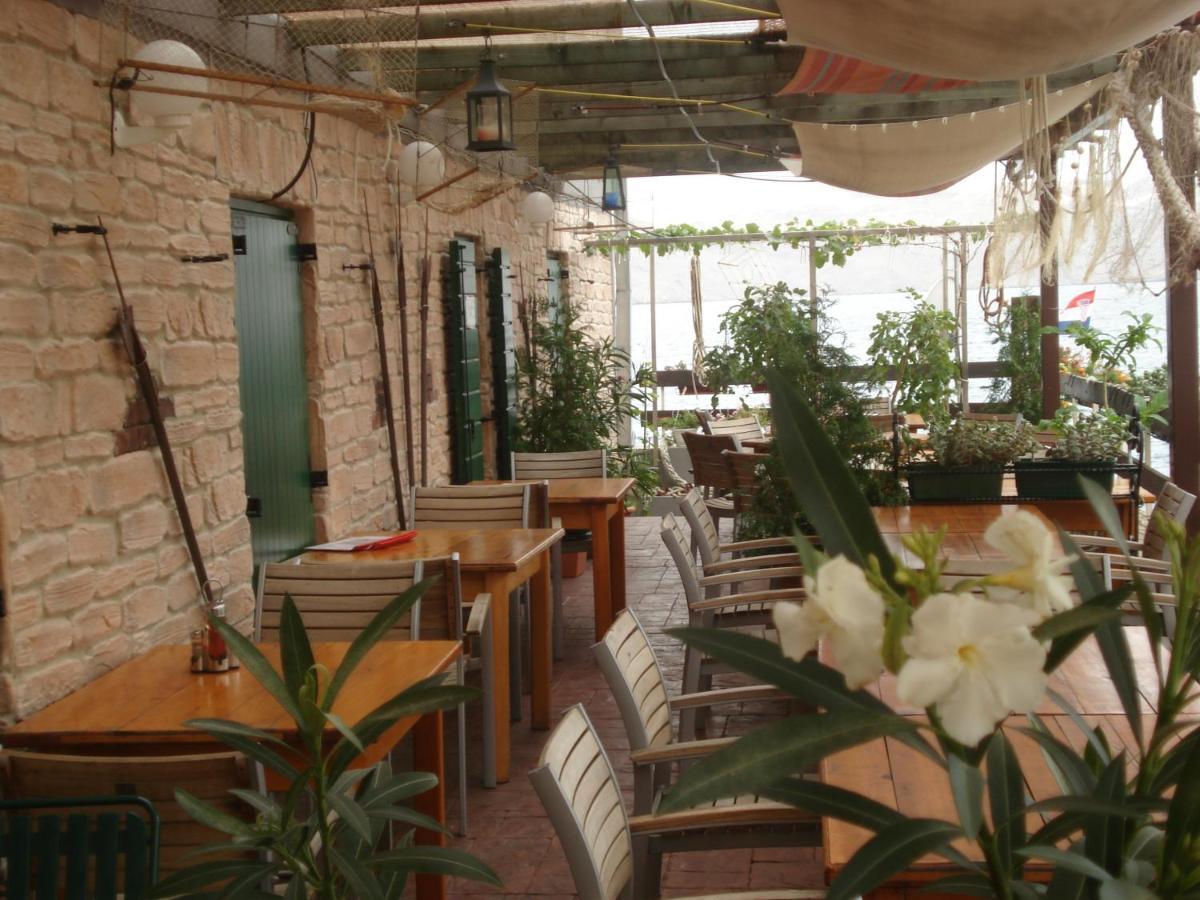 Hotel Palace Vrkljan Karlobag Kültér fotó