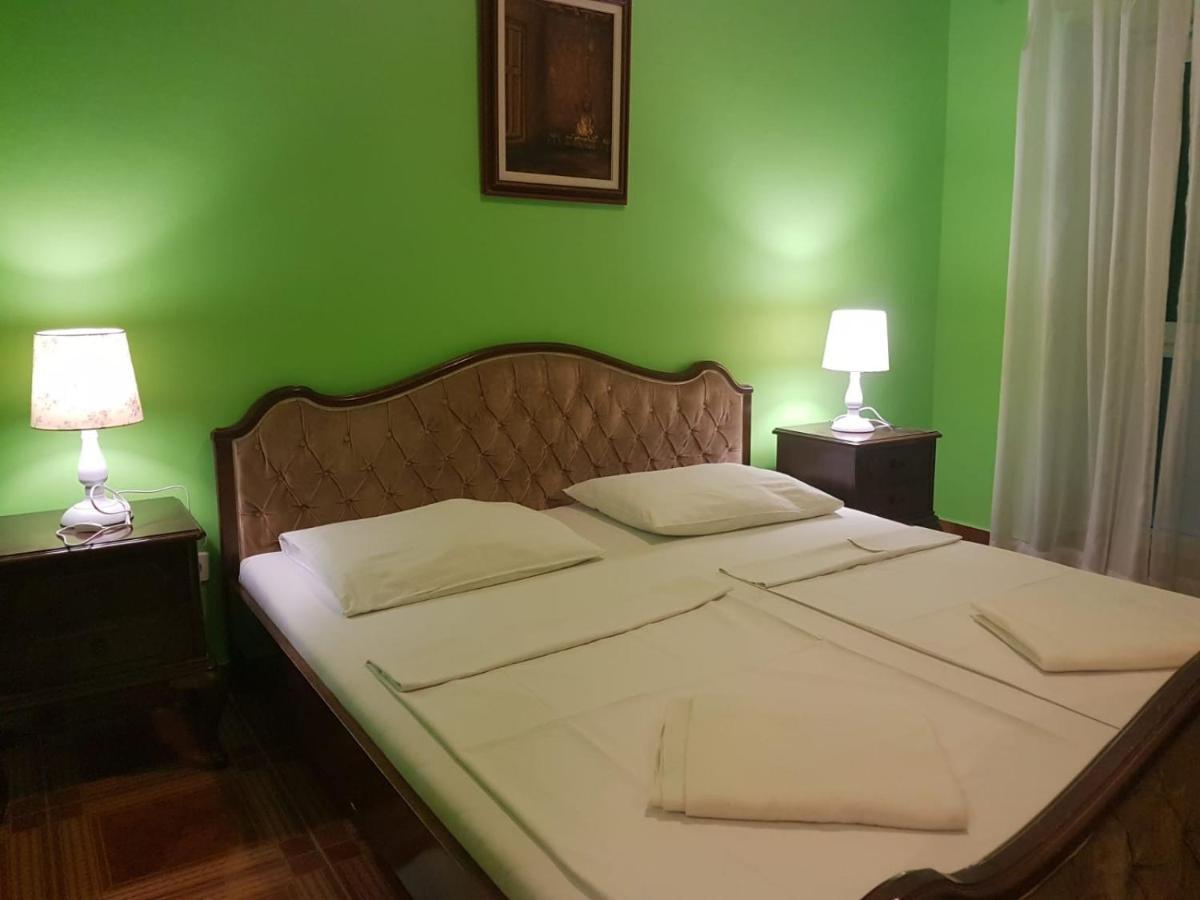 Hotel Palace Vrkljan Karlobag Kültér fotó